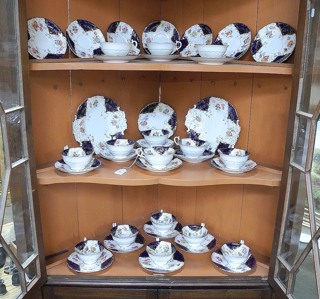 Royal Worcester Blue & Gold China Part Tea Set. (1 of 3)