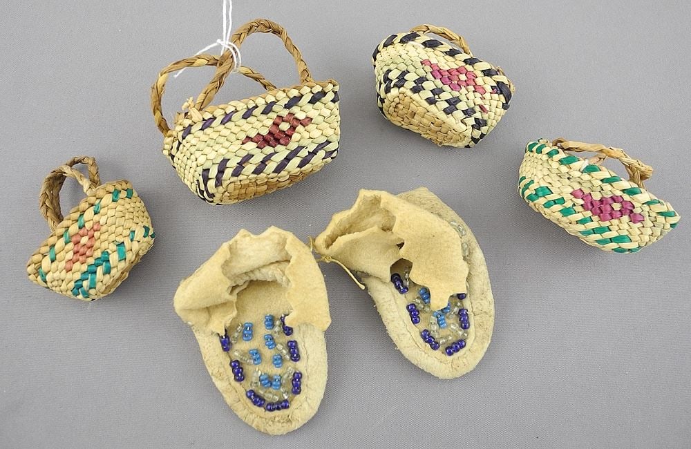 Four Miniature Nuu-Chah-Nulth Shopping Baskets & Tanned Hide Boots (1 of 1)