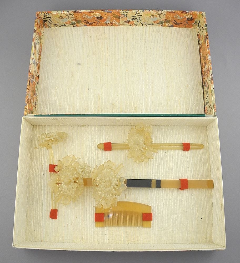 1920'S Japanese Hair Accessory Set with Box. (1 of 8)