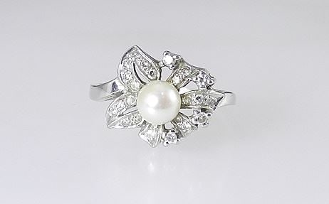 18K (marked) White Gold Pearl & Diamond Ring, Size 10, 5.44g with Appraisal. (1 of 5)