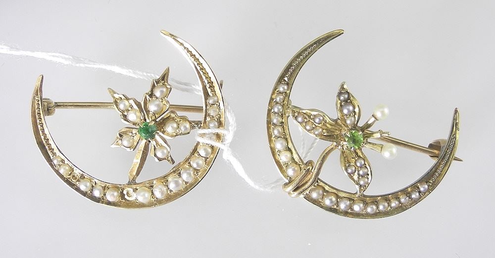 Two Edwardian 14K (marked) Gold Pearl & Emerald Brooches, 1 1/16"w, TW 6.5g. (1 of 2)