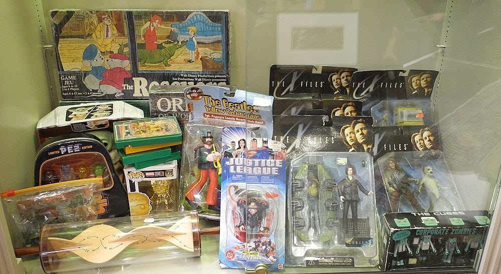 Collection of Vintage Games Etc., Including Star Wars Figures. (1 of 1)