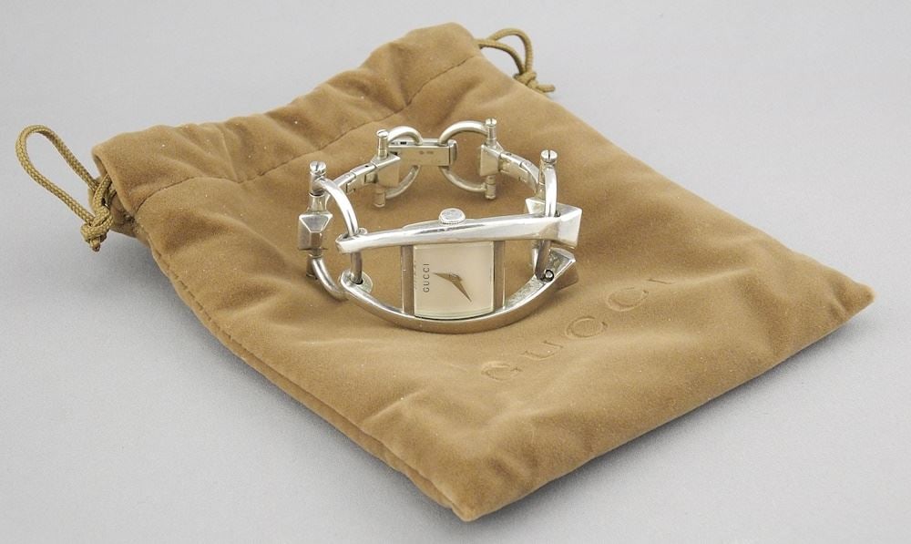Gucci Sterling Silver (marked) & Mother of Pearl Ladies Wristwatch, Model 123.5.: Gucci Sterling Silver (marked) & Mother of Pearl Ladies Wristwatch, Model 123.5.