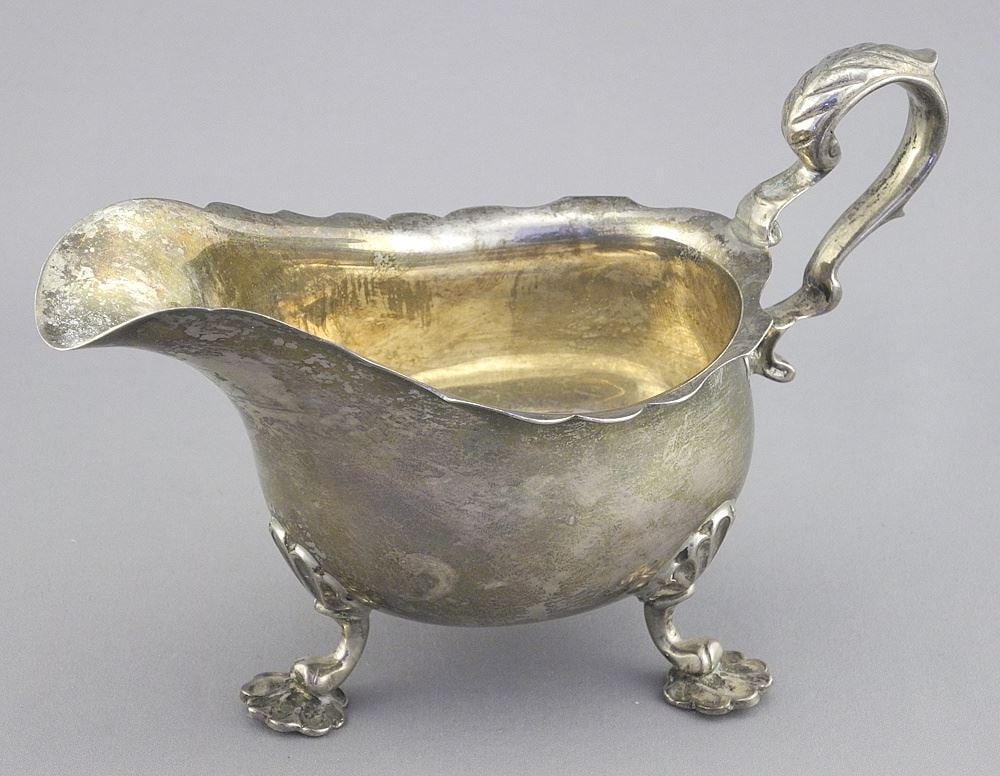 Hallmarked Silver Sauce Boat, 6 1/2"L, 188g.: Hallmarked Silver Sauce Boat, 6 1/2"L, 188g.