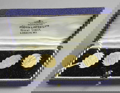 Pair of 18K (marked) Gold Cufflinks (8g) with Mappin & Webb Box.: Pair of 18K (marked) Gold Cufflinks (8g) with Mappin & Webb Box, 8 grams.