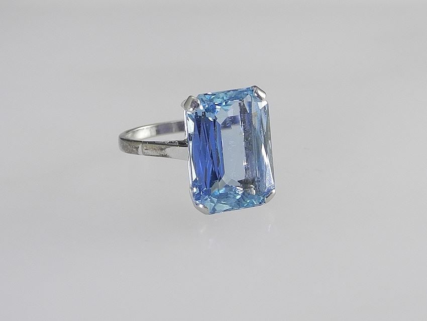 18K (marked) White Gold & Possibly Aquamarine Dinner Ring, Size 9, 6.8g with Box. (1 of 5)
