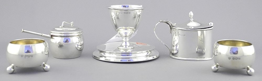 Four Hallmarked Silver Condiments & Cellar Spoon (98g) & Weighted Egg Cup, (TW 78g.).: Four Hallmarked Silver Condiments & Cellar Spoon (98g) & Weighted Egg Cup, (TW 78g.).