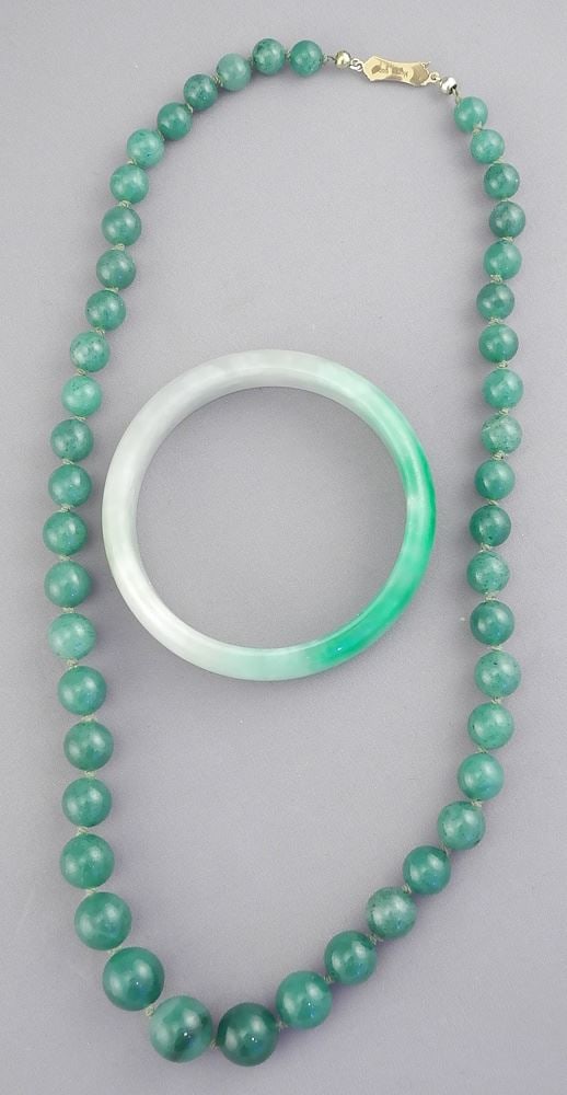 Chinese Apple Green / White Jade Bracelet & 585 (stamped) 15K Jade Necklace.: Chinese Apple Green / White Jade Bracelet & 585 (stamped) 15K Jade Necklace.
