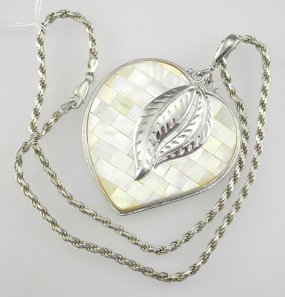 Sterling Silver (marked 925) Mother of Pearl Mosaic Heart Pendants on Chain, 47.3g.: Sterling Silver (marked 925) Mother of Pearl Mosaic Heart Pendants on Chain, 47.3g.