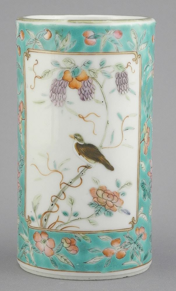 Chinese Famille Rose Porcelain Brush Pot, Overglaze Red Tongzhi Mae.: Chinese Famille Rose Porcelain Brush Pot, Overglaze Red Tongzhi Mae.