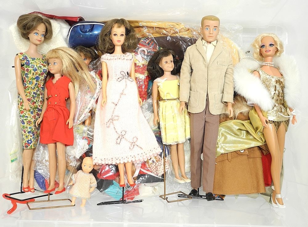 Collection of Barbie/Scooter/Midge /Francine/Ken/Skipper & Various Clothes, C.1963. (1 of 2)