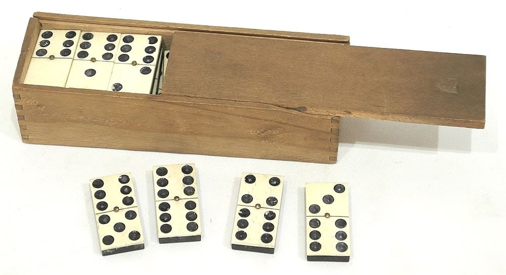 Cased Set of Bone Dominoes.: Cased Set of Bone Dominoes.