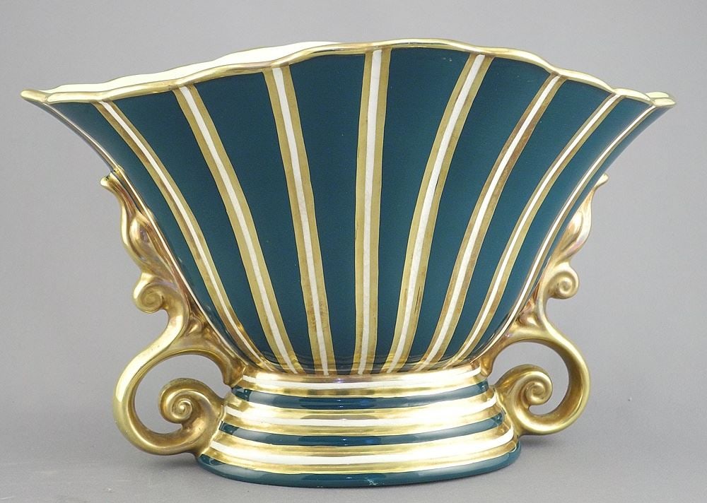Wade "Empress" Mantle Vase, Green & Gilt, 7"h.: Wade "Empress" Mantle Vase, Green & Gilt, 7"h.
