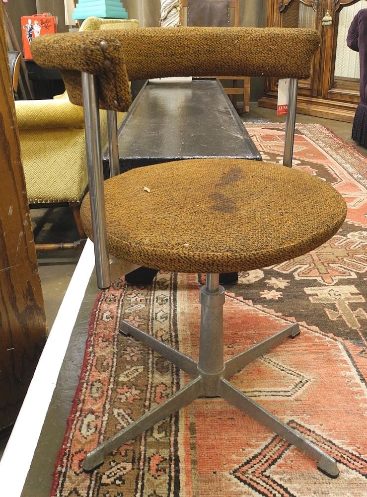 Vintage Mid-Century Swivel Chair, 27 1/4"h (as found).: Vintage Mid-Century Swivel Chair, 27 1/4"h (as found).