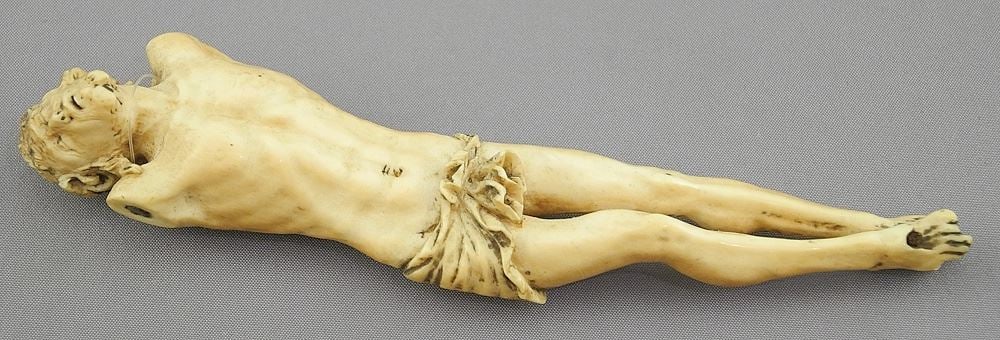Carved Corpus of Christ, 4 3/4"h, NO EXPORT (as found). (1 of 3)
