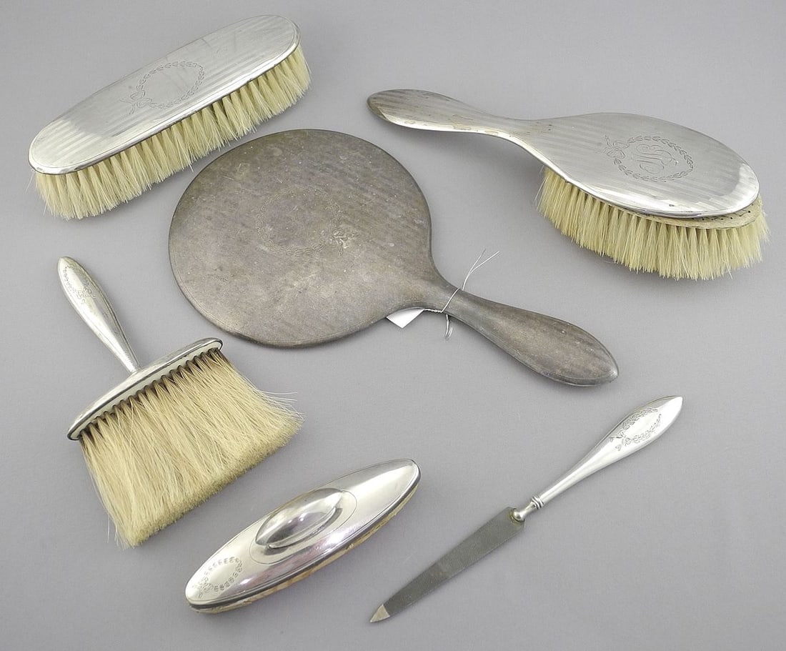 Sterling (marked) Silver Dresser Set , TW 702g.: Sterling (marked) Silver Dresser Set , TW 702g.