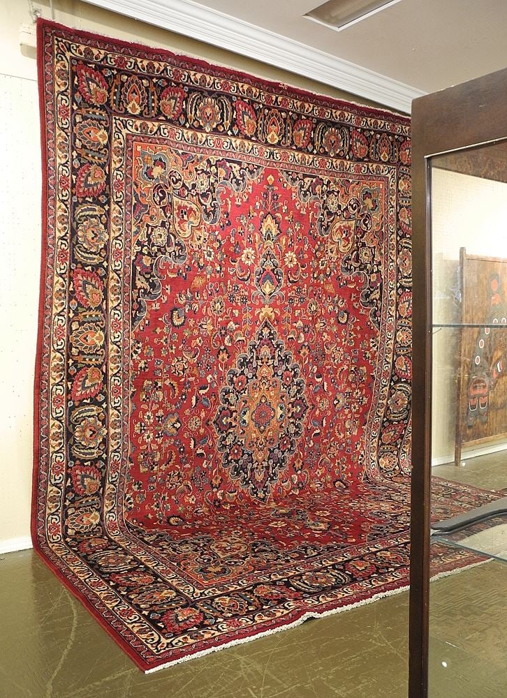 Fine Hand Knotted Mashad Carpet Approximately 9'6" x 13'1". (#1502). (1 of 4)