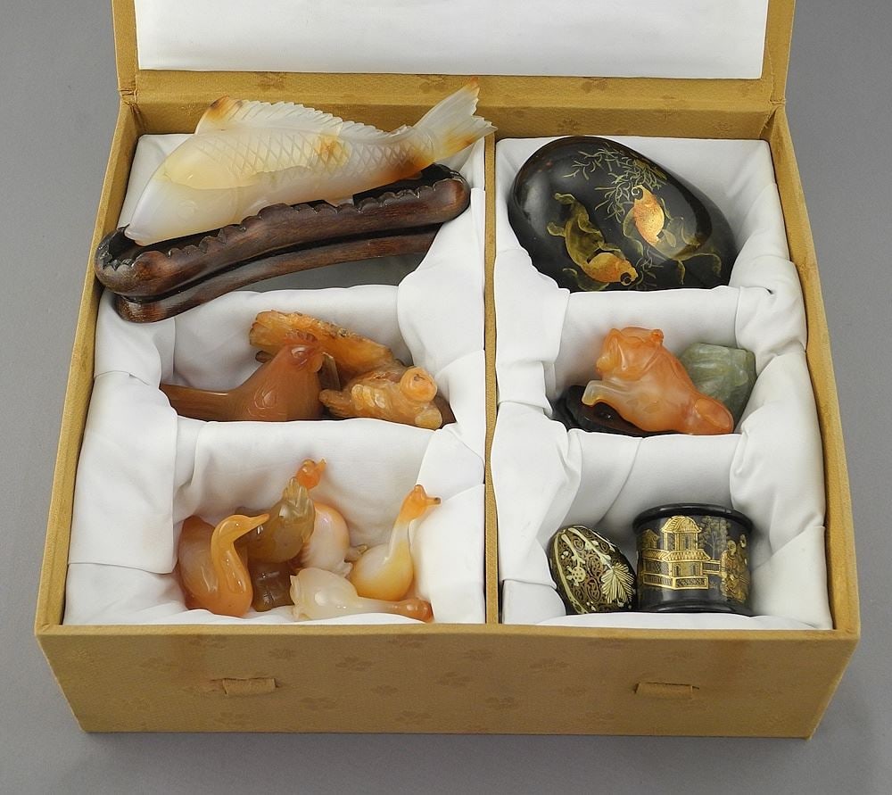 Collection of Chinese Miniatures: Agate Animals/Jade Citron/Papier Mache Box, 1 5/8 - 5 1/4"L (1 of 2)