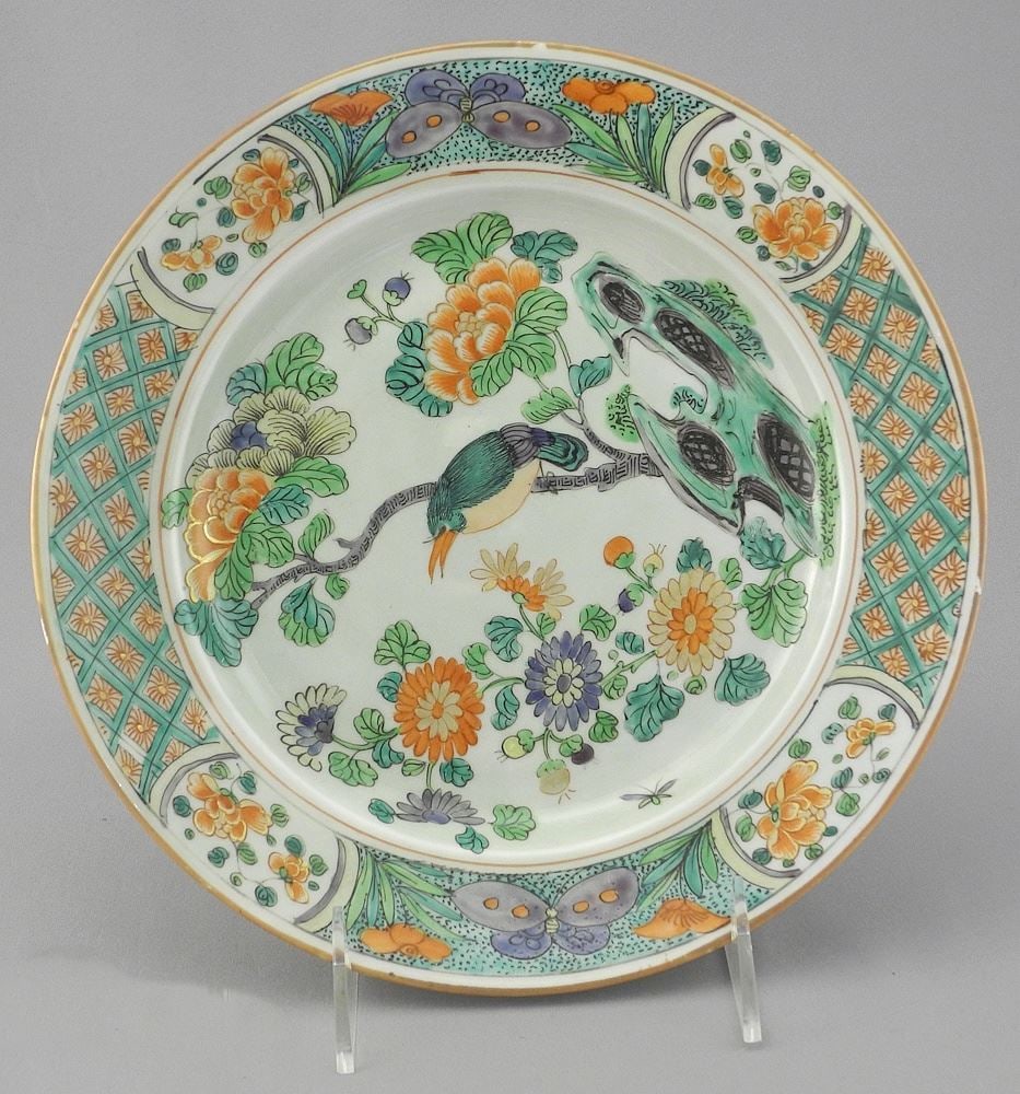 18th C. Chinese Export Porcelain Dinner Plate, 9 1/8" Diameter. (1 of 2)