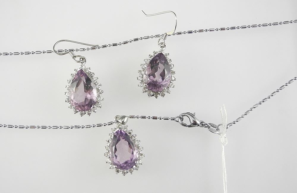 Sterling (marked 925) & 18K Gold Plated Amethyst Necklace (15"L) & Earrings, TW 15.4g.: Sterling (marked 925) & 18K Gold Plated Amethyst Necklace (15"L) & Earrings, TW 15.4g.