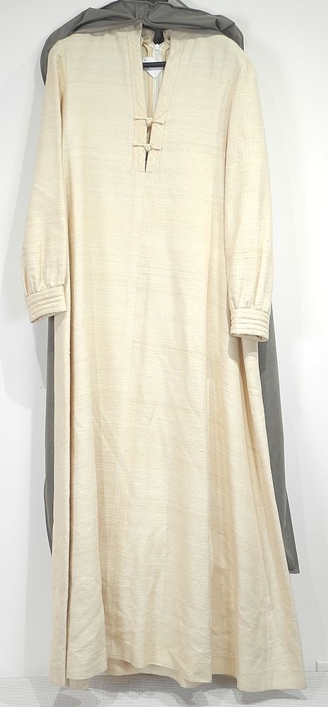 Vintage 1960's Claire Haddard Peignoir, 100% Silk, Size Small. (1 of 3)