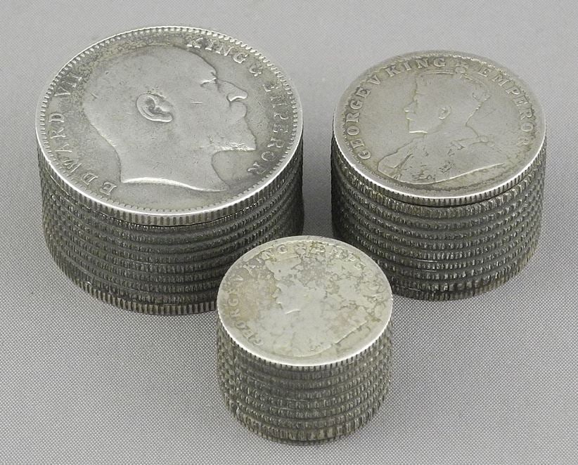 Three Indian Boxes: One Rupee 1905 / 1/2 Rupee 1930 / 1/4 Rupee 1930, 68g (1 of 3)