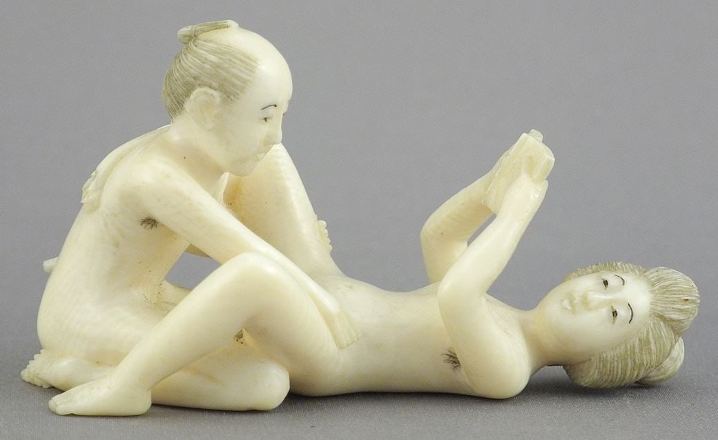 Japanese Erotic Netsuke: Figure Reading, 2 3/4" Long, 21.9 Grams, No Export.: Japanese Erotic Netsuke: Figure Reading, 2 3/4" Long, 21.9 Grams, No Export.
