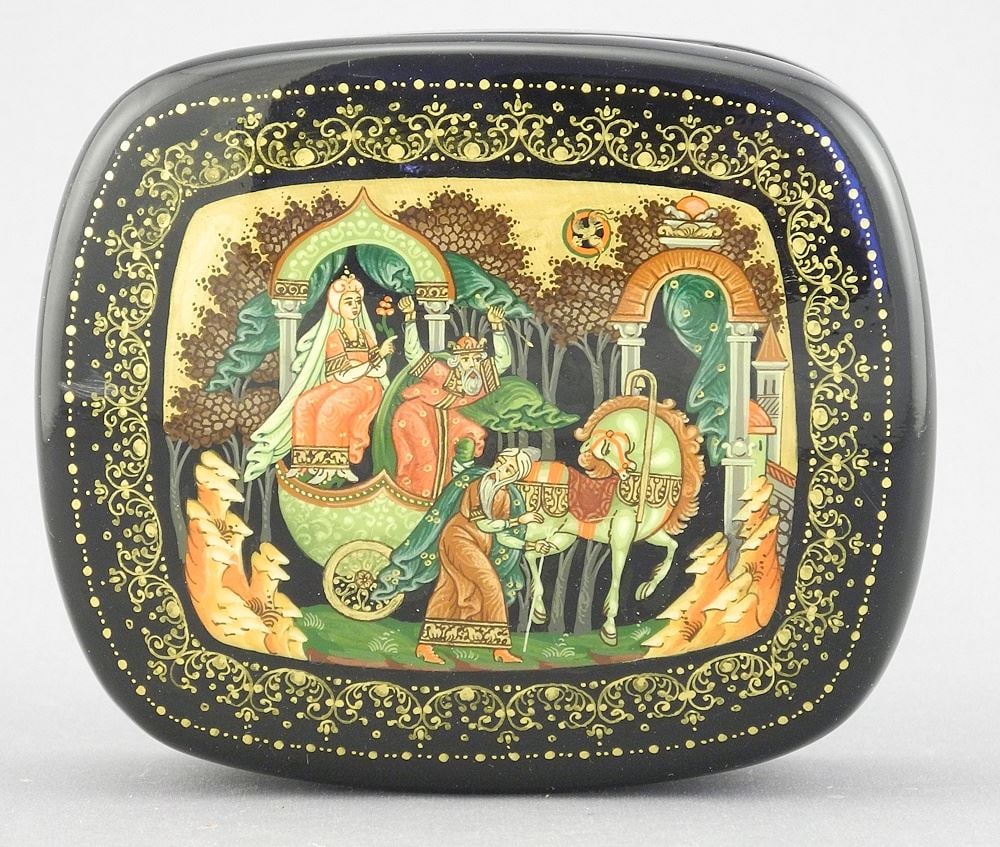 Russian Lacquer "Shamakhan Queen" Box signed, 4 1/8"w.: Russian Lacquer "Shamakhan Queen" Box signed, 4 1/8"w.