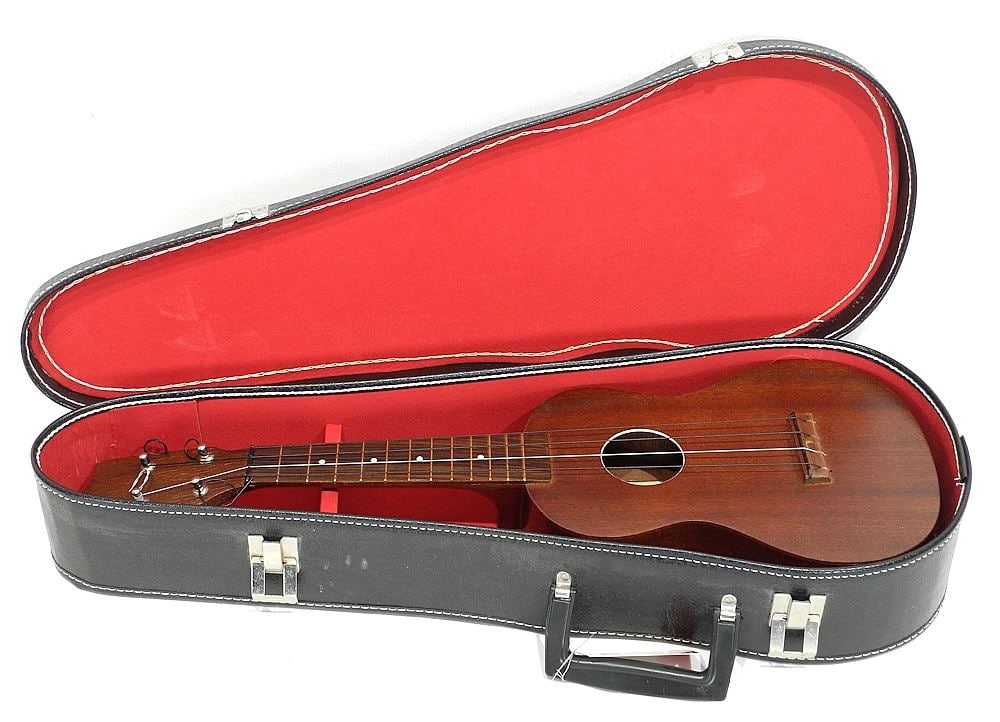 Canuke Model Cut 140 Ukelele, 24 7/8 "L. (1 of 4)