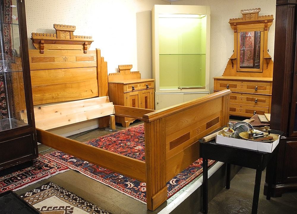 Eastlake Bedroom Suite Queen Conversion; Bed, Dresser, Commode & Night Table.: Eastlake Bedroom Suite Queen Conversion; Bed, Dresser, Commode & Night Table.