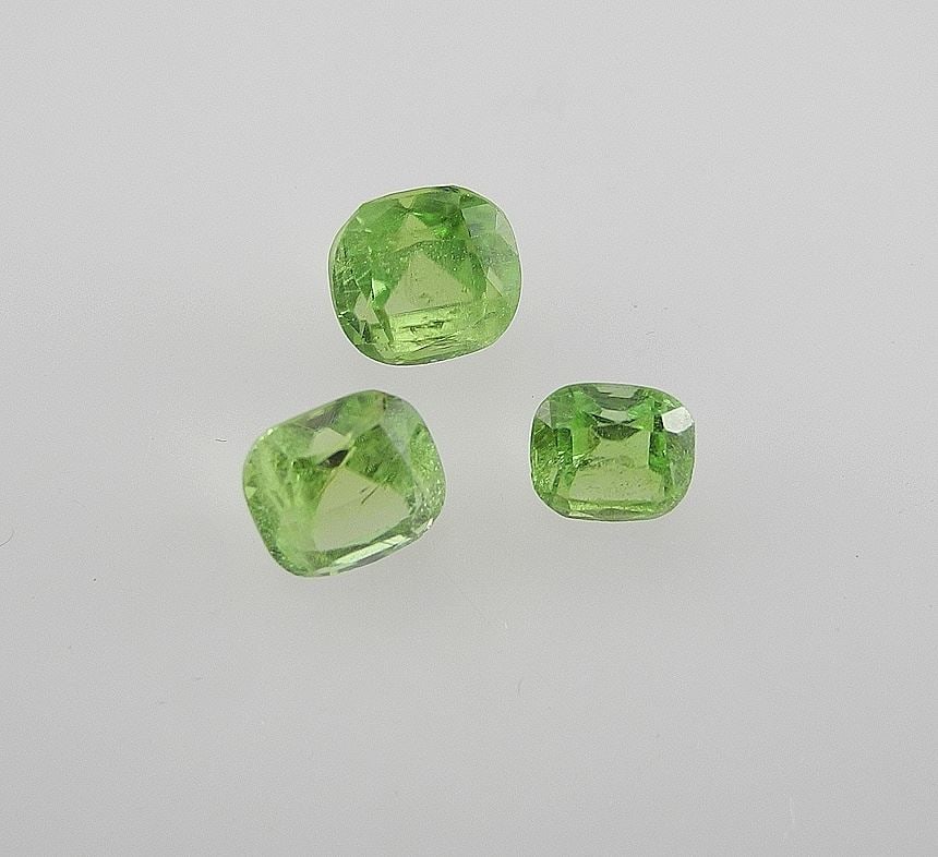 11.13ct Certified Peridot Gemstone Parcel (appraisal $8,015). (1 of 3)