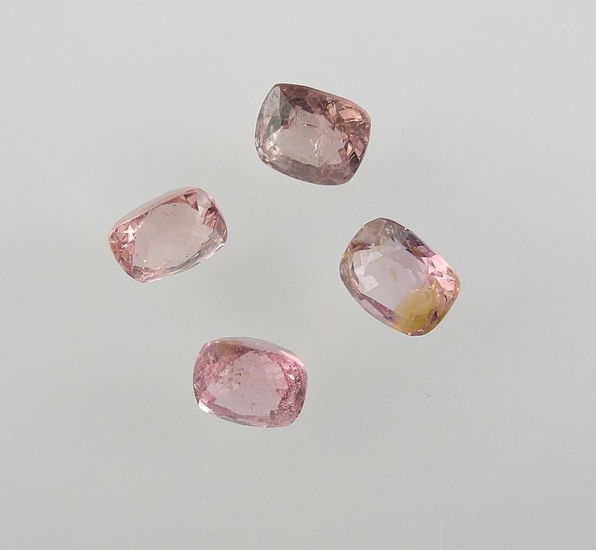 5.09ct Certified Pink Spinel Gemstone Parcel (appraisal $15,270).: 5.09ct Certified Pink Spinel Gemstone Parcel (appraisal $15,270).