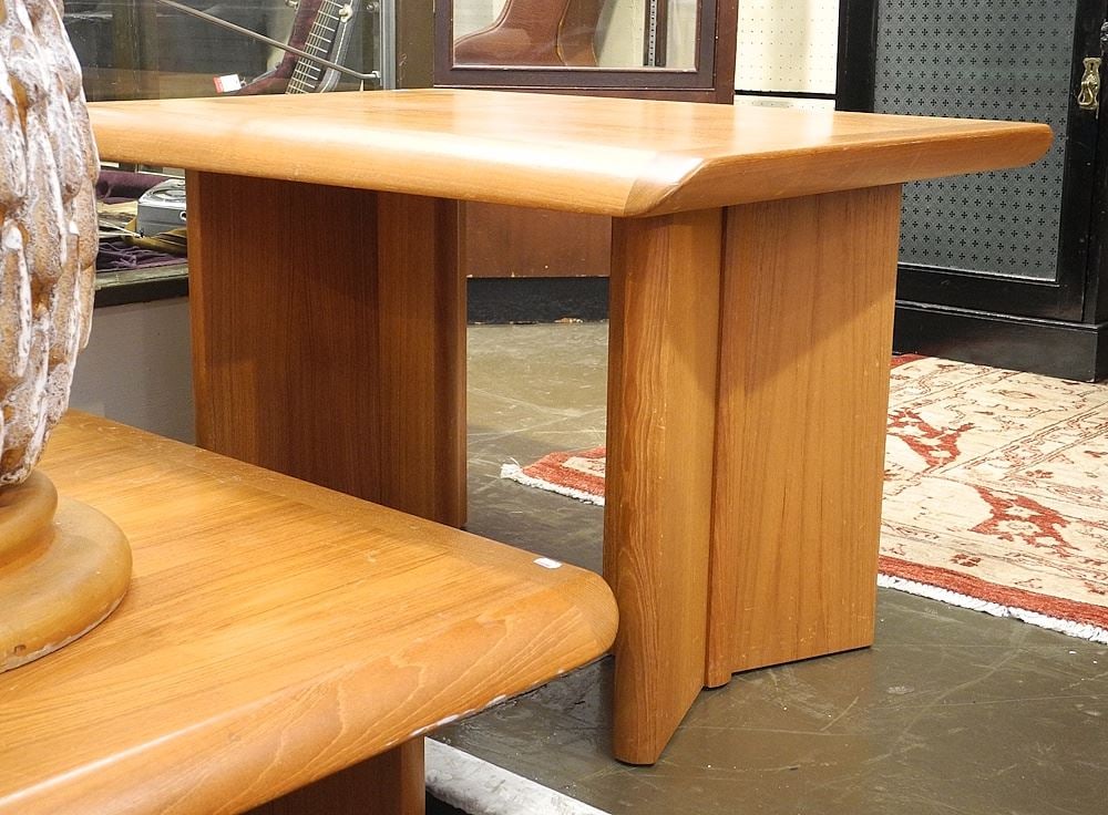 Nordic Furniture Markdale Ontario Lamp Table, 30 1/2"w. (1 of 3)