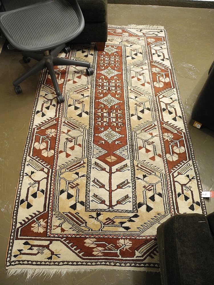Hand Knotted Persian Carpet Approximately 4' x 7'8" (ends noted): Hand Knotted Persian Carpet Approximately 4' x 7'8" (ends noted)