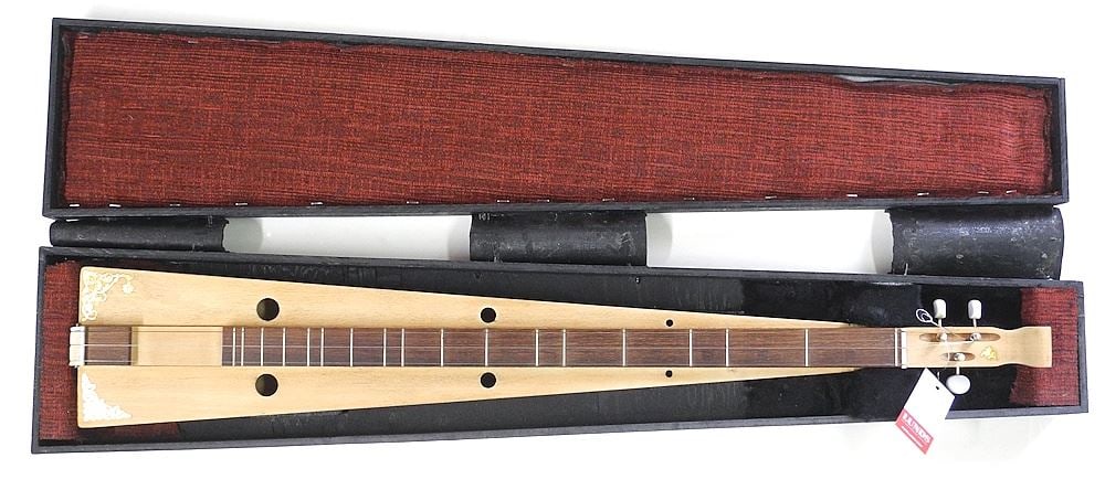 Appalachian Dulcimer with Homemade Case. (1 of 4)