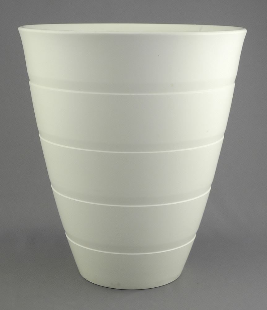 Wedgwood Keith Murray Vase (9 1/4"h) (foot rim noted).: Wedgwood Keith Murray Vase (9 1/4"h) (foot rim noted).