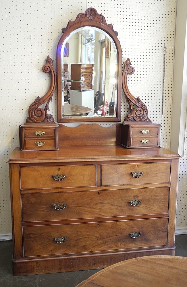 19th C. Mahogany Dressing Table with Mirror. (1 of 6)