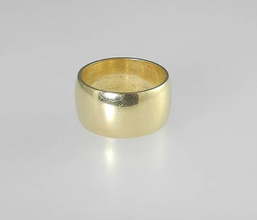 14K Gold Band Style Ring, Size 6 1/2 , 9.12g.: 14K Gold Band Style Ring, Size 6 1/2 , 9.12g.
