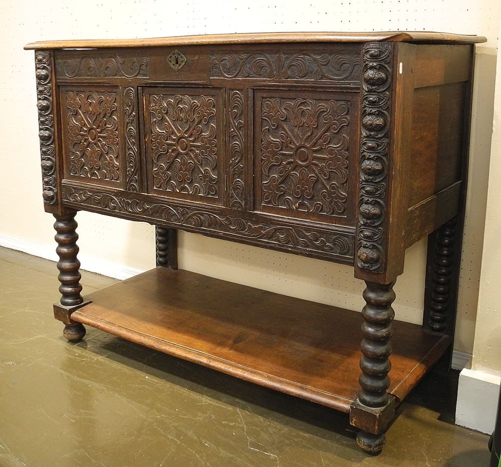Carved Oak Sideboard, 37 x 47 x 21".: Carved Oak Sideboard, 37 x 47 x 21".