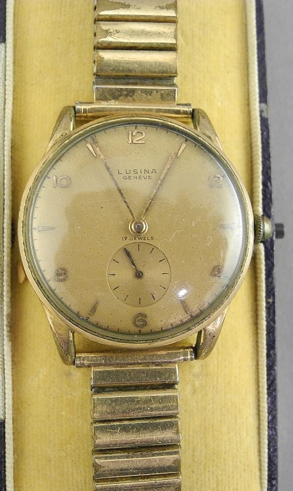 Lusina Geneve Gold Tone Wristwatch with Box. (1 of 4)