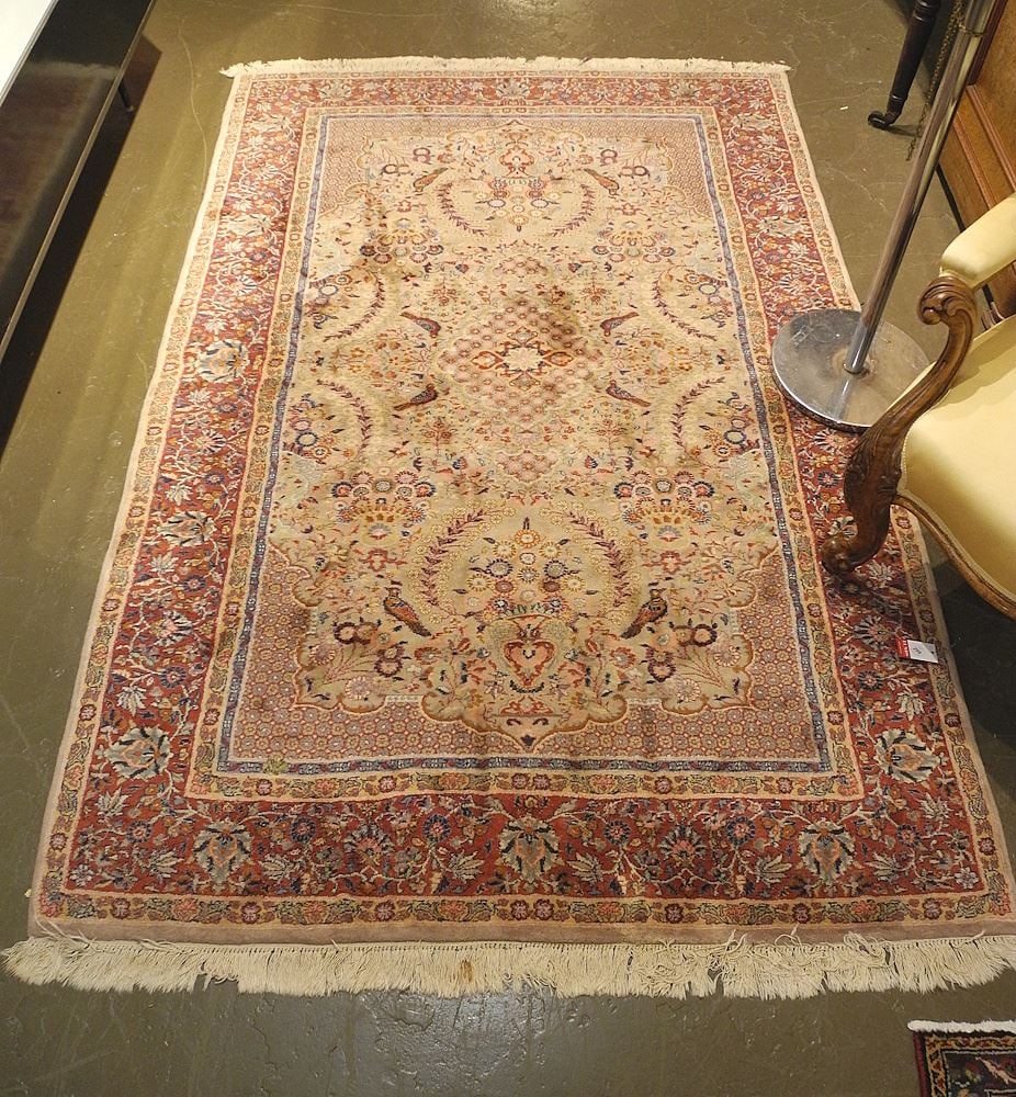 Hand Knotted Persian Carpet Approximately 4'10" x 7'8".: Hand Knotted Persian Carpet Approximately 4'10" x 7'8".