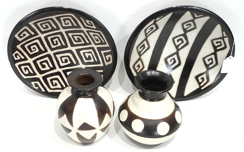 Four Ceramic Vessels 2-6"h, signed Vateriano & Sebastian Paza Peru. (1 of 7)