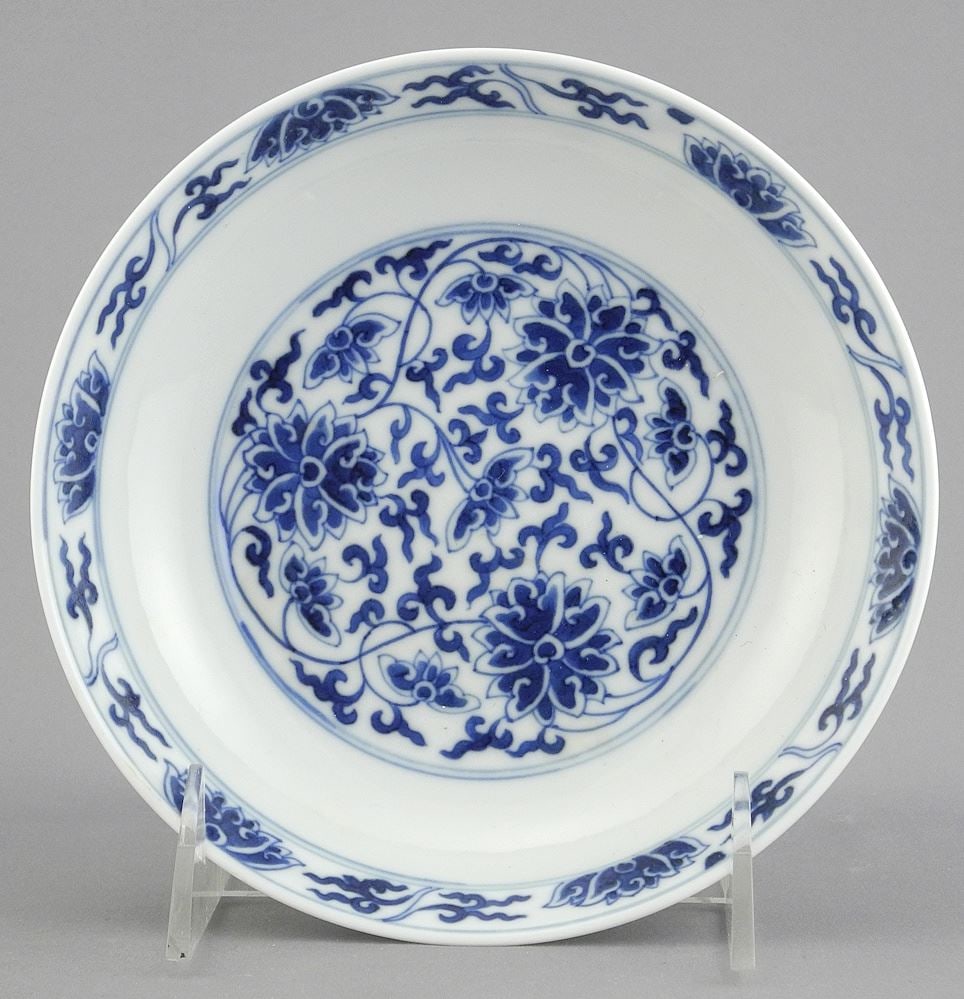 Chinese Porcelain Ming Style Dish with Guangxu Mark, 6 1/8" Diameter. (1 of 3)