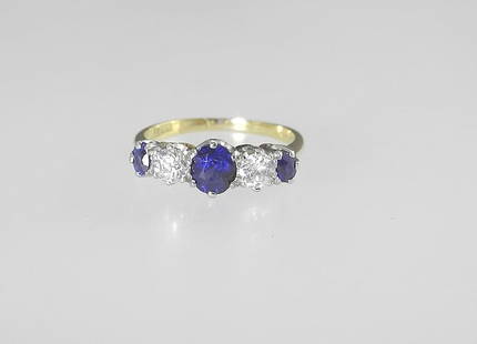 18ct (marked) Gold Sapphire & Diamond Ring, Size 6, 3.0g.: 18ct (marked) Gold Sapphire & Diamond Ring, Size 6, 3.0g.