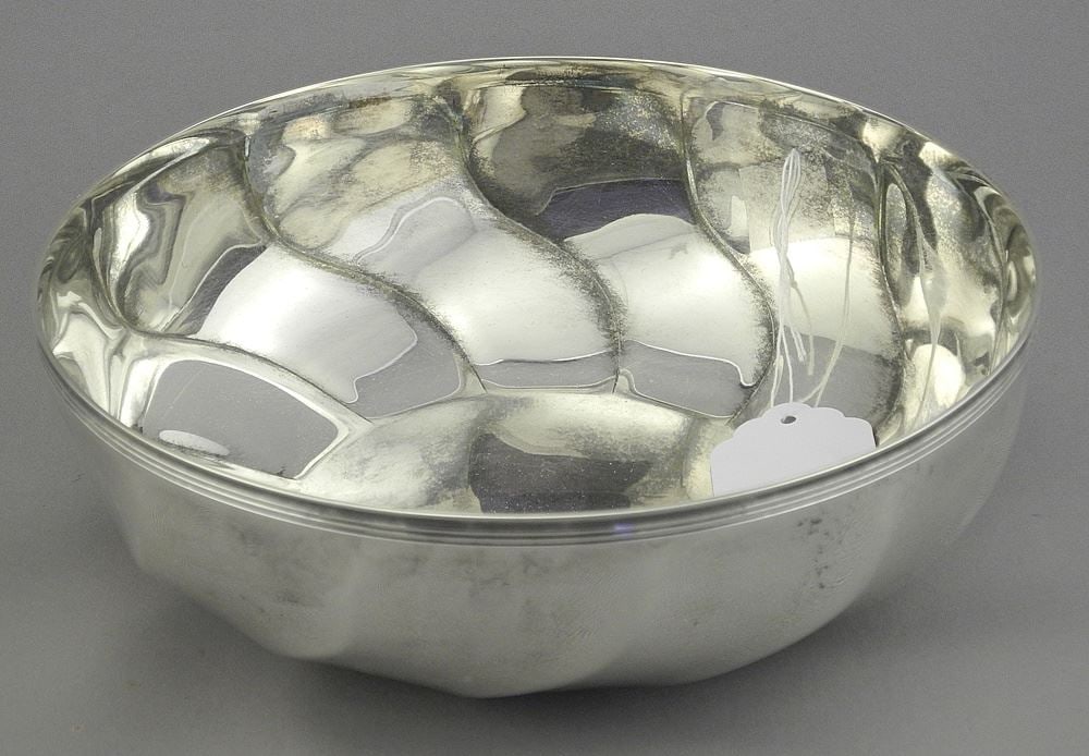 Christofle France Silver Plated Bowl , 2 x 6 3/4" Diameter.: Christofle France Silver Plated Bowl , 2 x 6 3/4" Diameter.