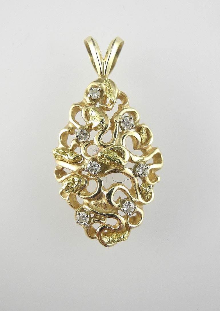 14K (marked) Yellow Gold & Diamond Pendant, 1 3/8"h, 4g.: 14K (marked) Yellow Gold & Diamond Pendant, 1 3/8"h, 4g.