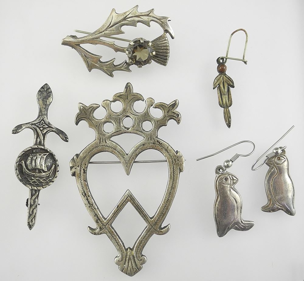 Collection of Sterling Silver Jewelry Items, Hallmarked & Marked, TW 48g.: Collection of Sterling Silver Jewelry Items, Hallmarked & Marked, TW 48g.