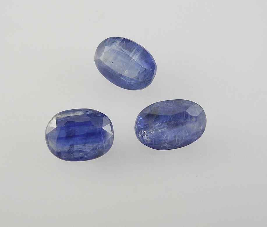 12.92ct Certified Kyanite Gemstone Parcel (appraisal $8,415).: 12.92ct Certified Kyanite Gemstone Parcel (appraisal $8,415).