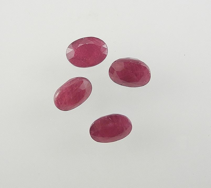 5.2ct Certified Pigeon Blood Ruby Gemstone Parcel (appraisal $7,800). (1 of 2)
