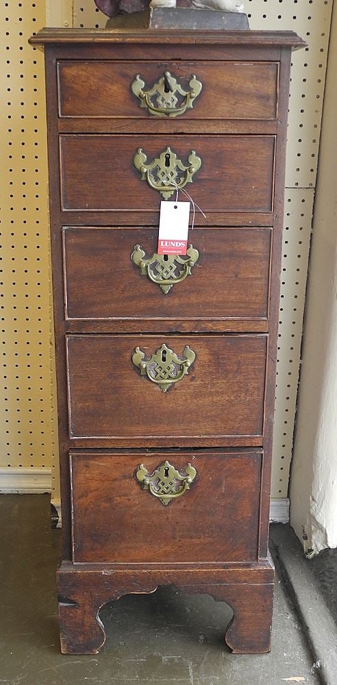 Georgian Mahogany Petite 5 Drawer Chest, 36 1/2"h. (1 of 3)